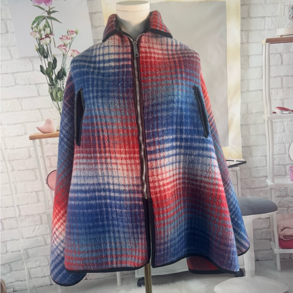 Vintage Reversible Wool Plaid Cape with Zipper - Picture 4 of 13